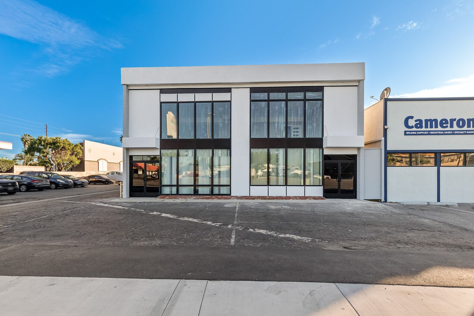 Commercial building face-lift in Orange County
